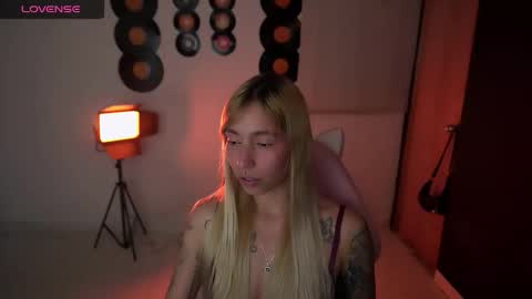 Snapshot of saucy_jenn1 chatting on April 2026 03:44:02 AM I AM JENN online show from April 2026 03:44:02 AM