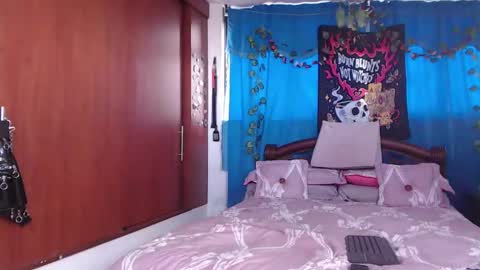 Zaren online show from March 2025 03:49:02 PM