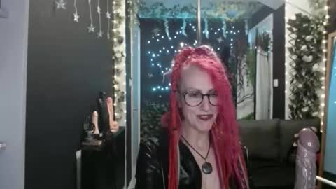 SaucySky online show from September 2025 09:08:02 PM