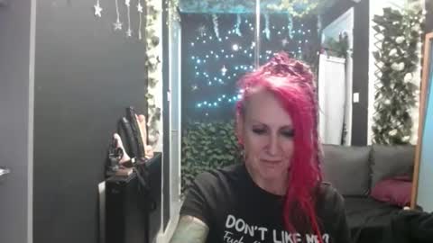 SaucySky online show from October 2025 09:12:02 PM