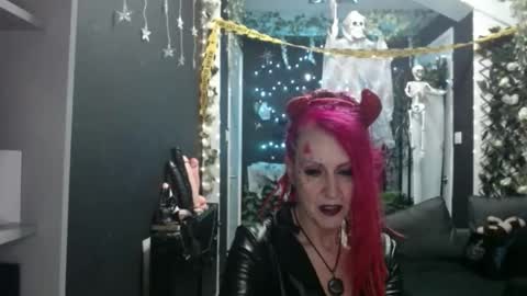 SaucySky online show from October 2025 09:28:02 PM