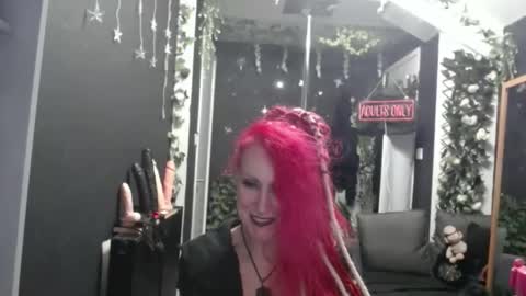 SaucySky online show from February 2026 09:02:01 PM