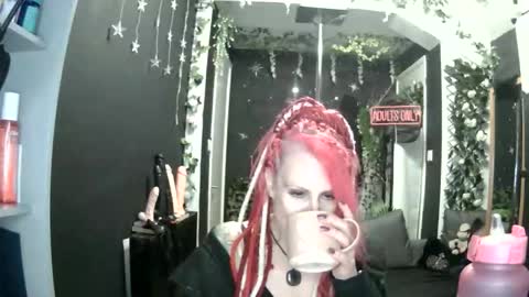 SaucySky online show from April 2026 09:37:02 PM