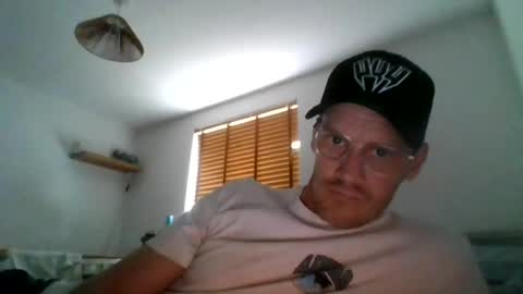 Sausagesandwitch23 online show from July 2026 07:43:01 AM