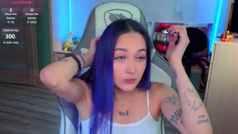 Ariel online show from November 2025 04:03:02 AM