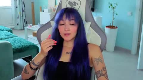 Snapshot of savage_lust_ chatting on July 2026 04:22:02 AM Ariel online show from July 2026 04:22:02 AM