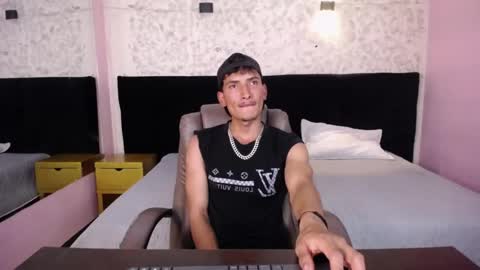 SavageLover  online show from November 2025 04:01:02 AM