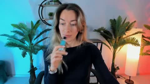 Snapshot of save_the_qween chatting on December 2024 05:20:01 AM save the qween online show from December 2024 05:20:01 AM