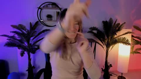 Snapshot of save_the_qween chatting on January 2025 07:27:02 AM save the qween online show from January 2025 07:27:02 AM