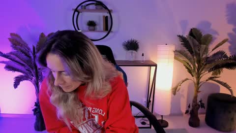 Snapshot of save_the_qween chatting on January 2025 05:34:01 AM save the qween online show from January 2025 05:34:01 AM