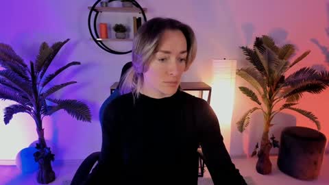 Snapshot of save_the_qween chatting on January 2025 05:12:02 AM save the qween online show from January 2025 05:12:02 AM