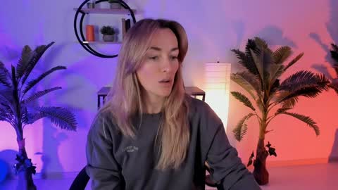 Snapshot of save_the_qween chatting on January 2025 05:42:02 AM save the qween online show from January 2025 05:42:02 AM