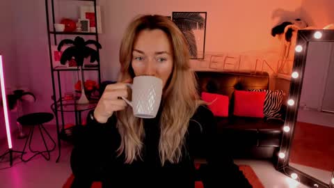 Snapshot of save_the_qween chatting on January 2025 07:45:02 AM save the qween online show from January 2025 07:45:02 AM