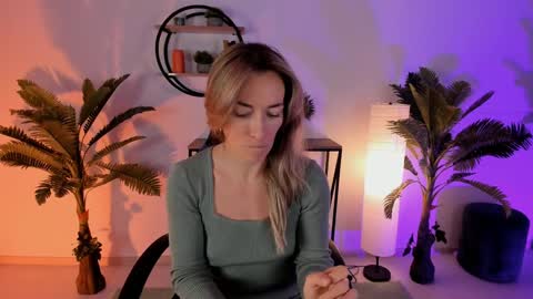 Snapshot of save_the_qween chatting on January 2025 07:18:01 AM save the qween online show from January 2025 07:18:01 AM