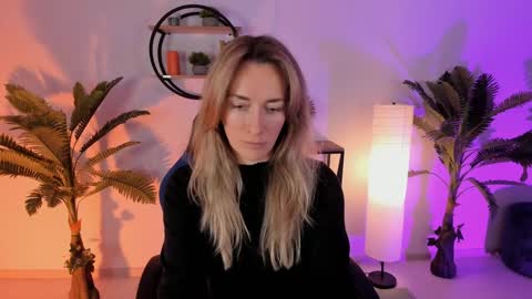 Snapshot of save_the_qween chatting on January 2025 06:57:01 AM save the qween online show from January 2025 06:57:01 AM