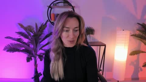 Snapshot of save_the_qween chatting on February 2025 08:50:01 AM save the qween online show from February 2025 08:50:01 AM