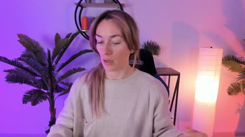 Snapshot of save_the_qween chatting on February 2025 05:20:02 AM save the qween online show from February 2025 05:20:02 AM