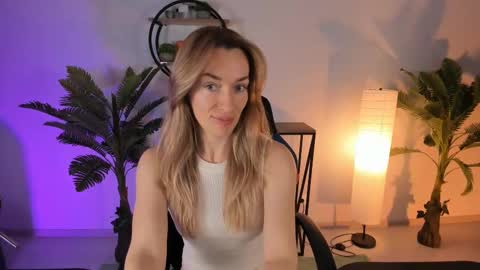 Snapshot of save_the_qween chatting on February 2025 05:14:02 AM save the qween online show from February 2025 05:14:02 AM