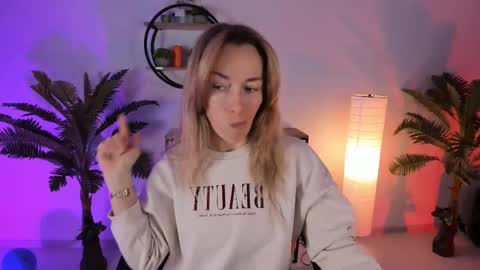 Snapshot of save_the_qween chatting on March 2025 05:33:02 AM save the qween online show from March 2025 05:33:02 AM