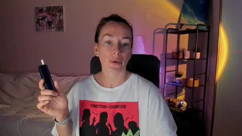 Snapshot of save_the_qween chatting on September 2025 08:58:02 AM save the qween online show from September 2025 08:58:02 AM