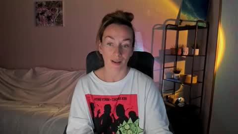 Snapshot of save_the_qween chatting on September 2025 12:16:01 PM save the qween online show from September 2025 12:16:01 PM