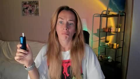 Snapshot of save_the_qween chatting on September 2025 11:21:01 AM save the qween online show from September 2025 11:21:01 AM