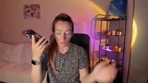 Snapshot of save_the_qween chatting on September 2025 10:58:02 AM save the qween online show from September 2025 10:58:02 AM