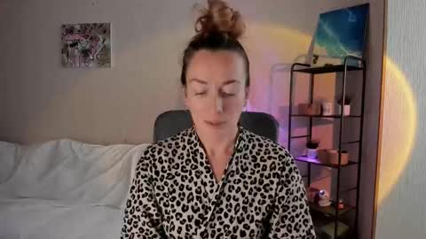 Snapshot of save_the_qween chatting on September 2025 06:30:02 AM save the qween online show from September 2025 06:30:02 AM