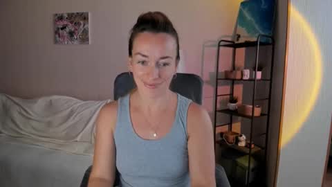 Snapshot of save_the_qween chatting on October 2025 09:18:01 AM save the qween online show from October 2025 09:18:01 AM