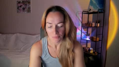 Snapshot of save_the_qween chatting on October 2025 11:19:02 AM save the qween online show from October 2025 11:19:02 AM