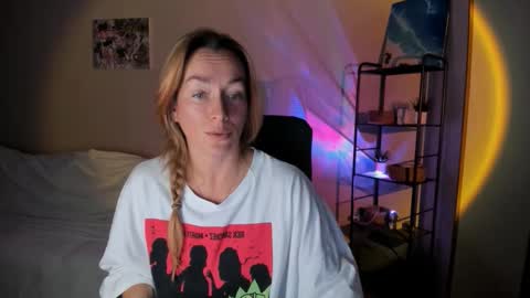 Snapshot of save_the_qween chatting on October 2025 01:09:01 PM save the qween online show from October 2025 01:09:01 PM