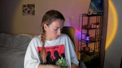 Snapshot of save_the_qween chatting on October 2025 11:20:02 AM save the qween online show from October 2025 11:20:02 AM