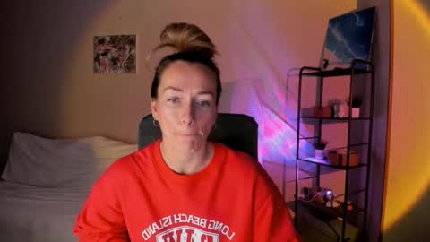 Snapshot of save_the_qween chatting on October 2025 08:57:02 AM save the qween online show from October 2025 08:57:02 AM