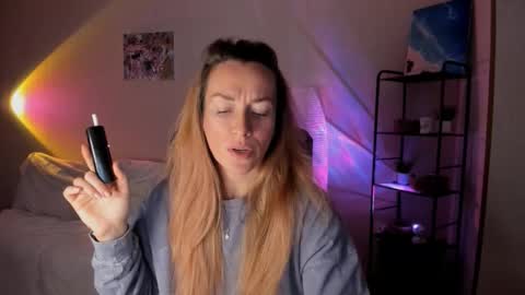 Snapshot of save_the_qween chatting on October 2025 11:05:01 AM save the qween online show from October 2025 11:05:01 AM