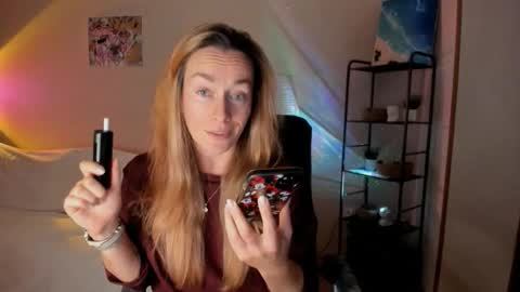 Snapshot of save_the_qween chatting on October 2025 11:25:01 AM save the qween online show from October 2025 11:25:01 AM