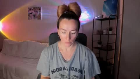 Snapshot of save_the_qween chatting on November 2025 10:48:01 AM save the qween online show from November 2025 10:48:01 AM