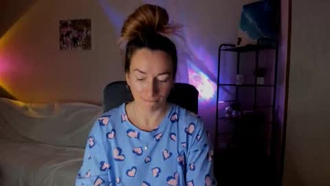 Snapshot of save_the_qween chatting on November 2025 08:36:02 AM save the qween online show from November 2025 08:36:02 AM