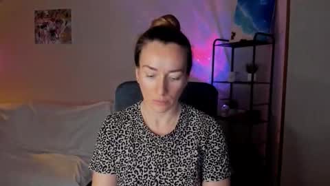 Snapshot of save_the_qween chatting on December 2025 07:24:01 AM save the qween online show from December 2025 07:24:01 AM