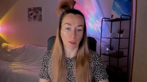 Snapshot of save_the_qween chatting on December 2025 05:55:02 AM save the qween online show from December 2025 05:55:02 AM