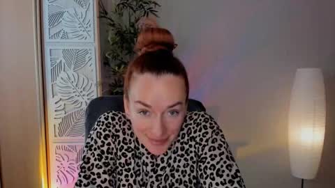 Snapshot of save_the_qween chatting on March 2026 06:50:01 AM save the qween online show from March 2026 06:50:01 AM