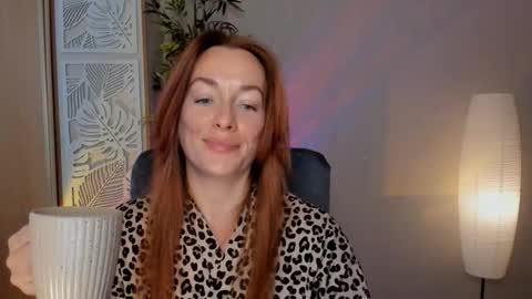 Snapshot of save_the_qween chatting on March 2026 06:40:01 AM save the qween online show from March 2026 06:40:01 AM