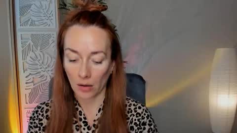 Snapshot of save_the_qween chatting on March 2026 06:06:02 AM save the qween online show from March 2026 06:06:02 AM