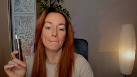 Snapshot of save_the_qween chatting on March 2026 06:02:01 AM save the qween online show from March 2026 06:02:01 AM