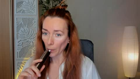 Snapshot of save_the_qween chatting on April 2026 06:00:02 AM save the qween online show from April 2026 06:00:02 AM