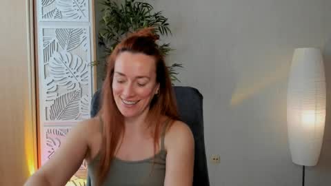 Snapshot of save_the_qween chatting on April 2026 06:47:01 AM save the qween online show from April 2026 06:47:01 AM