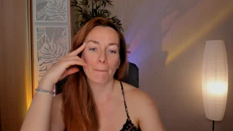 Snapshot of save_the_qween chatting on April 2026 01:39:01 PM save the qween online show from April 2026 01:39:01 PM