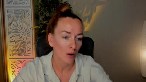 Snapshot of save_the_qween chatting on June 2026 10:43:02 AM save the qween online show from June 2026 10:43:02 AM