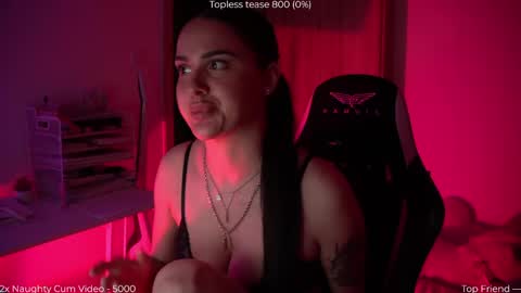 Snapshot of savvage_play chatting on April 2026 06:24:02 PM Naomi online show from April 2026 06:24:02 PM