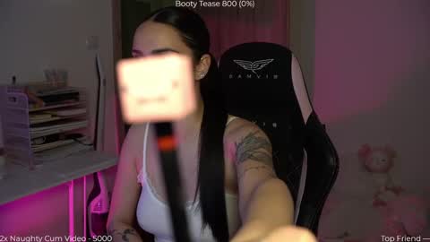 Snapshot of savvage_play chatting on April 2026 07:53:01 PM Naomi online show from April 2026 07:53:01 PM