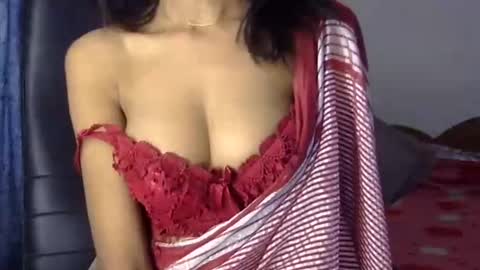 Snapshot of saxee_love chatting on November 2025 04:11:02 AM saxee online show from November 2025 04:11:02 AM